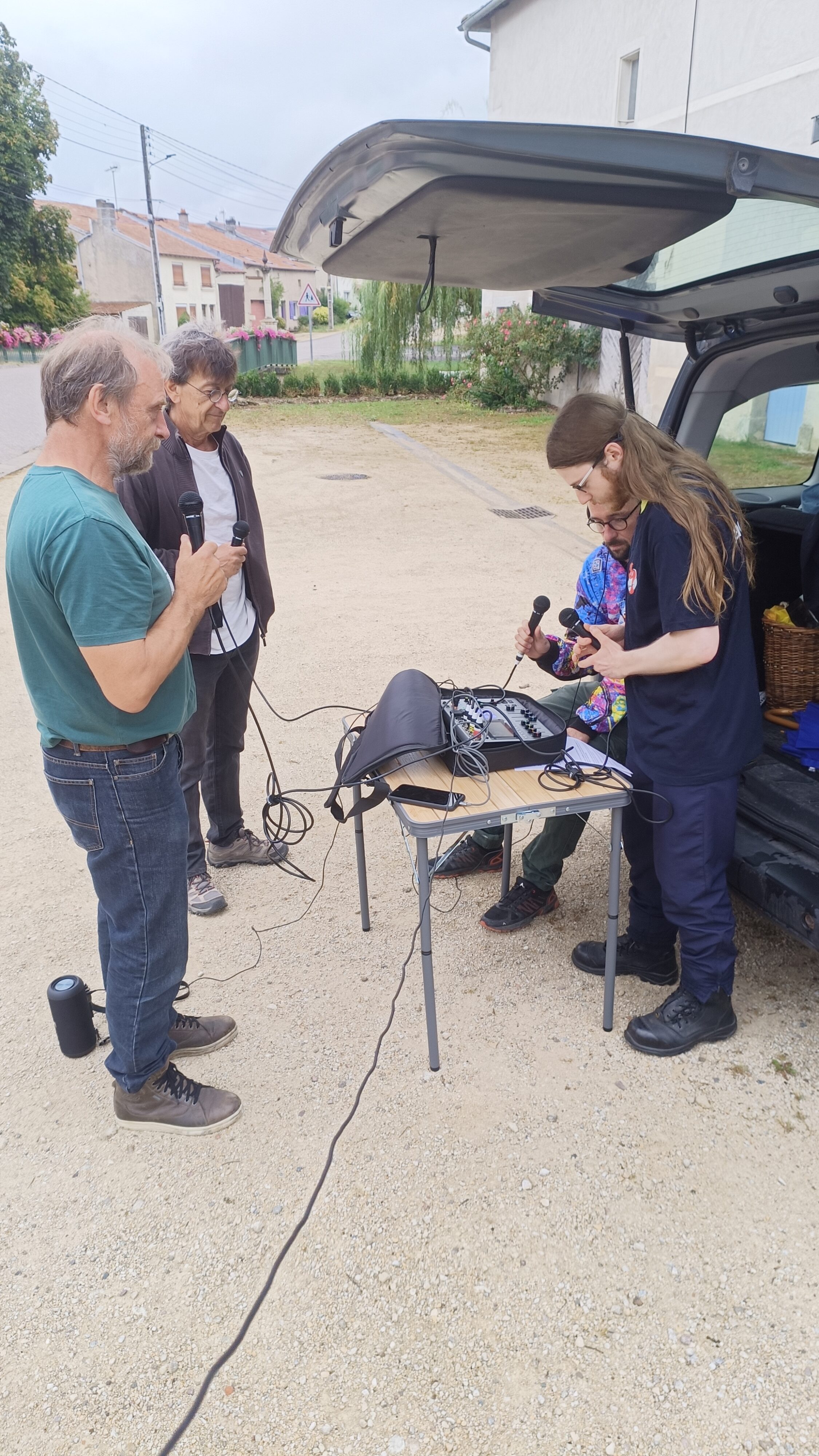 Studio super mobile dans une super automobile 2